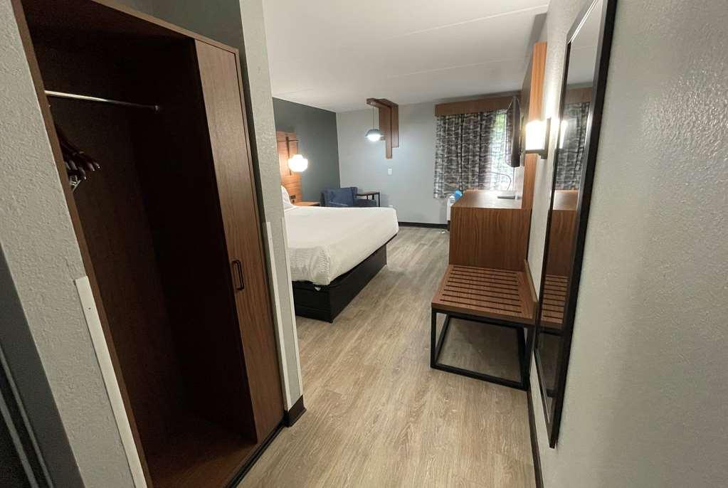 La Quinta Inn & Suites By Wyndham Fayetteville I-95 部屋 写真